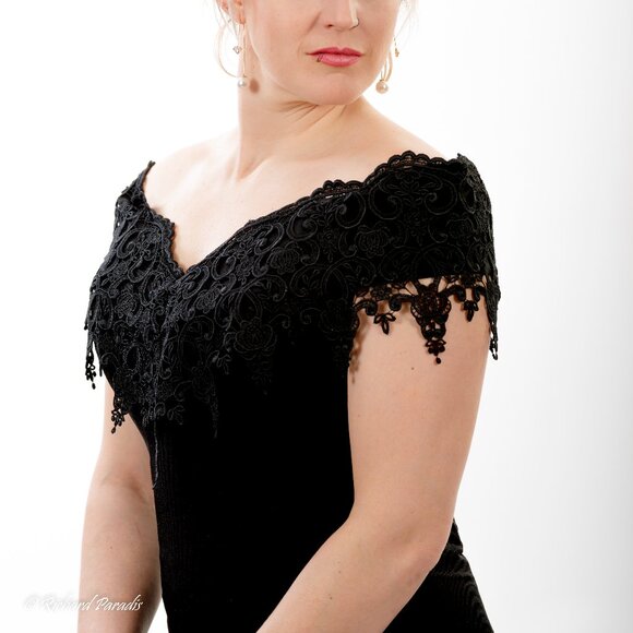 Gala Dress Medium - Picture 2 of 9